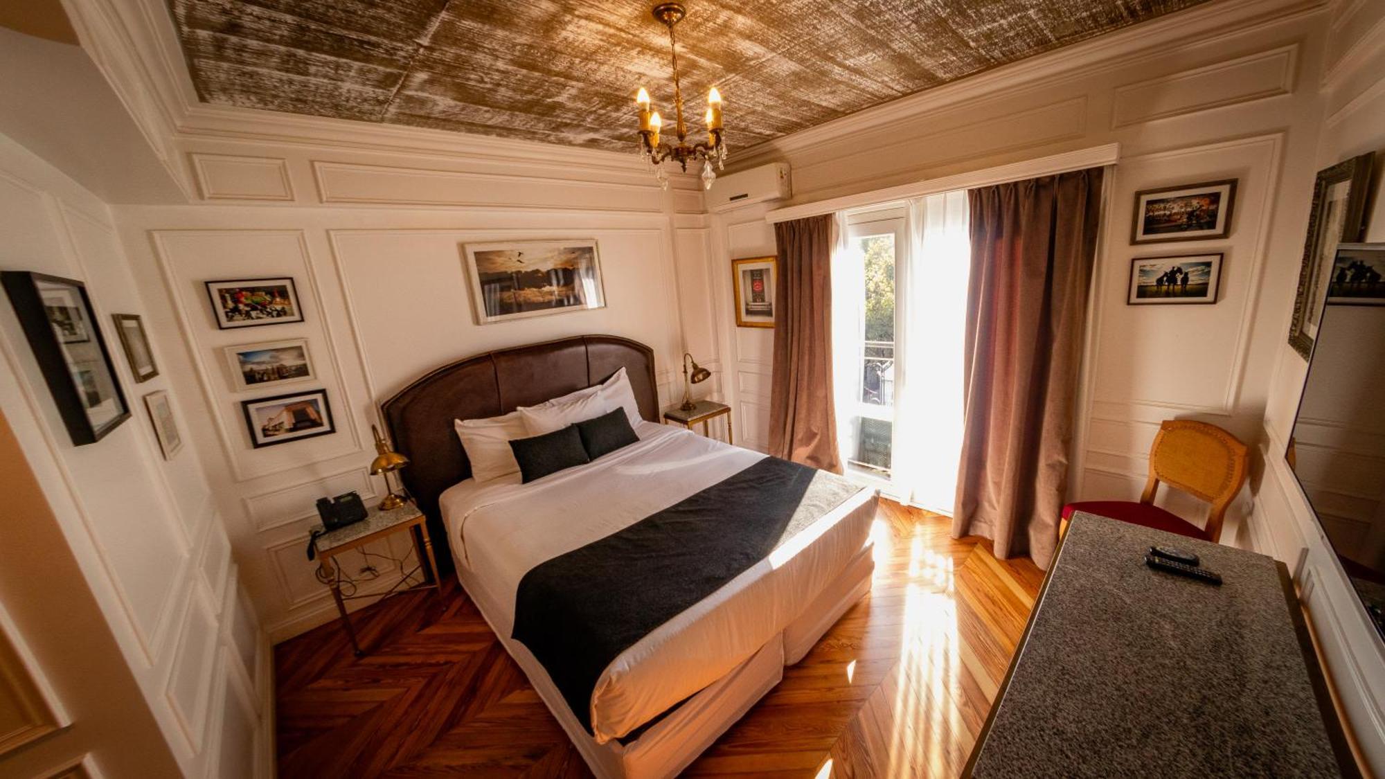 Clasico Hotel 4*